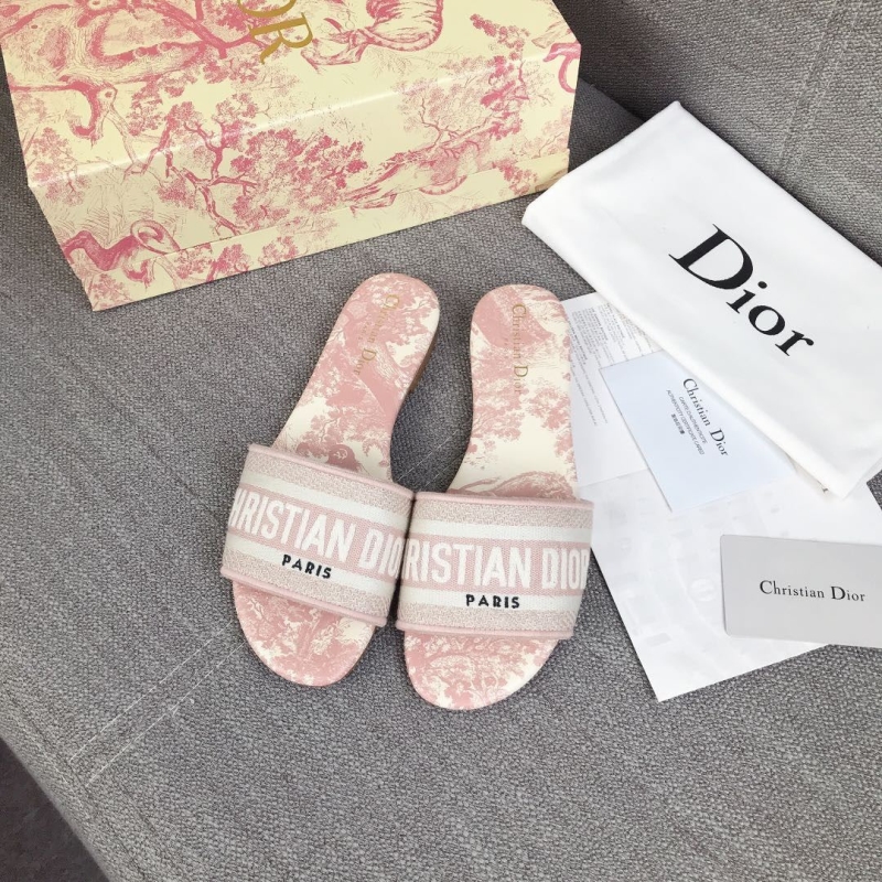 ch**an D*or slippers